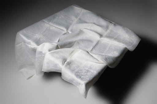 Tablecloth with the inscription “Hotel Metropole 1931”