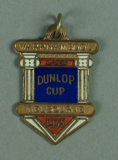 1935 Dunlop Cup Warrnambool-Melbourne medallion, won by W Maddock