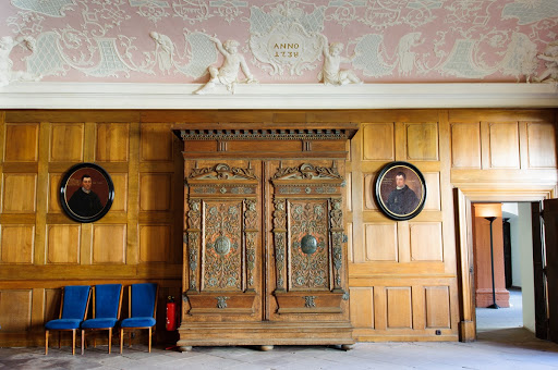 Mönchsrefektorium historischer Schrank
