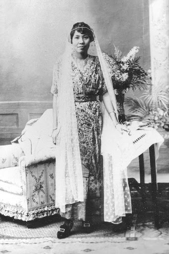 The Royal Clothing of High-Ranking Women in the Reign of King Rama VI