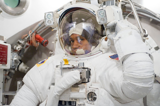 STB-SS-1914 - SSATA Crew Training for STS-133 (B. A. Drew)
