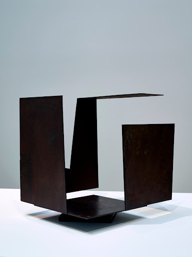 Boîte vide avec grande ouverture