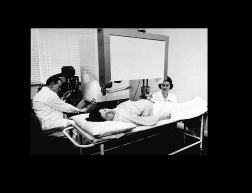 Ian Donald at work with one of his diagnostic machines (1960)