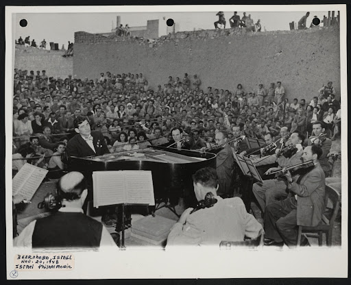 Leonard Bernstein spielt Beethovens 1. Klavierkonzert mit dem Israel Philharmonic Orchestra