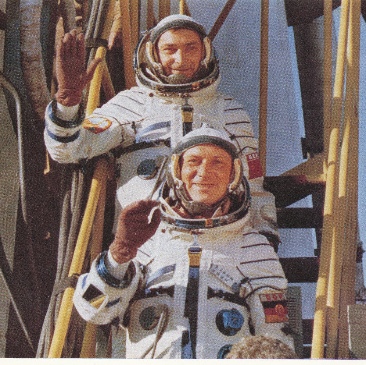 "Fliegerkosmonaut Sigmund Jähn im Bezirk Halle"