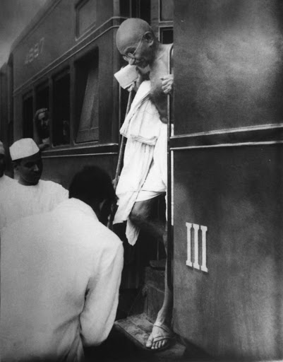 Mahatma Gandhi alighting from the train at New Delhi.