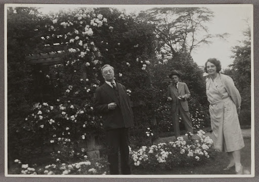 Vassily, Nina Kandinsky and Paul Klee at Wörlitz Park in Dessau