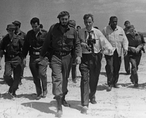 Photographer Osvaldo Salas accompanies Fidel Castro on assignment in Cuba in 1960.