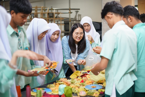 กิจกรรมสร้างสรรค์ศิลปะกับนักเรียนไทย