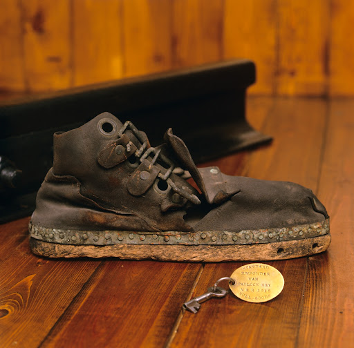 Leather Boot, Gunpowder Van Uniform