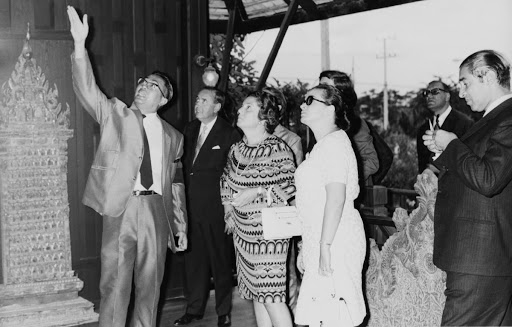 H.S.H. Prince Subhadradis Diskul with a group of foreign guests from Portugal