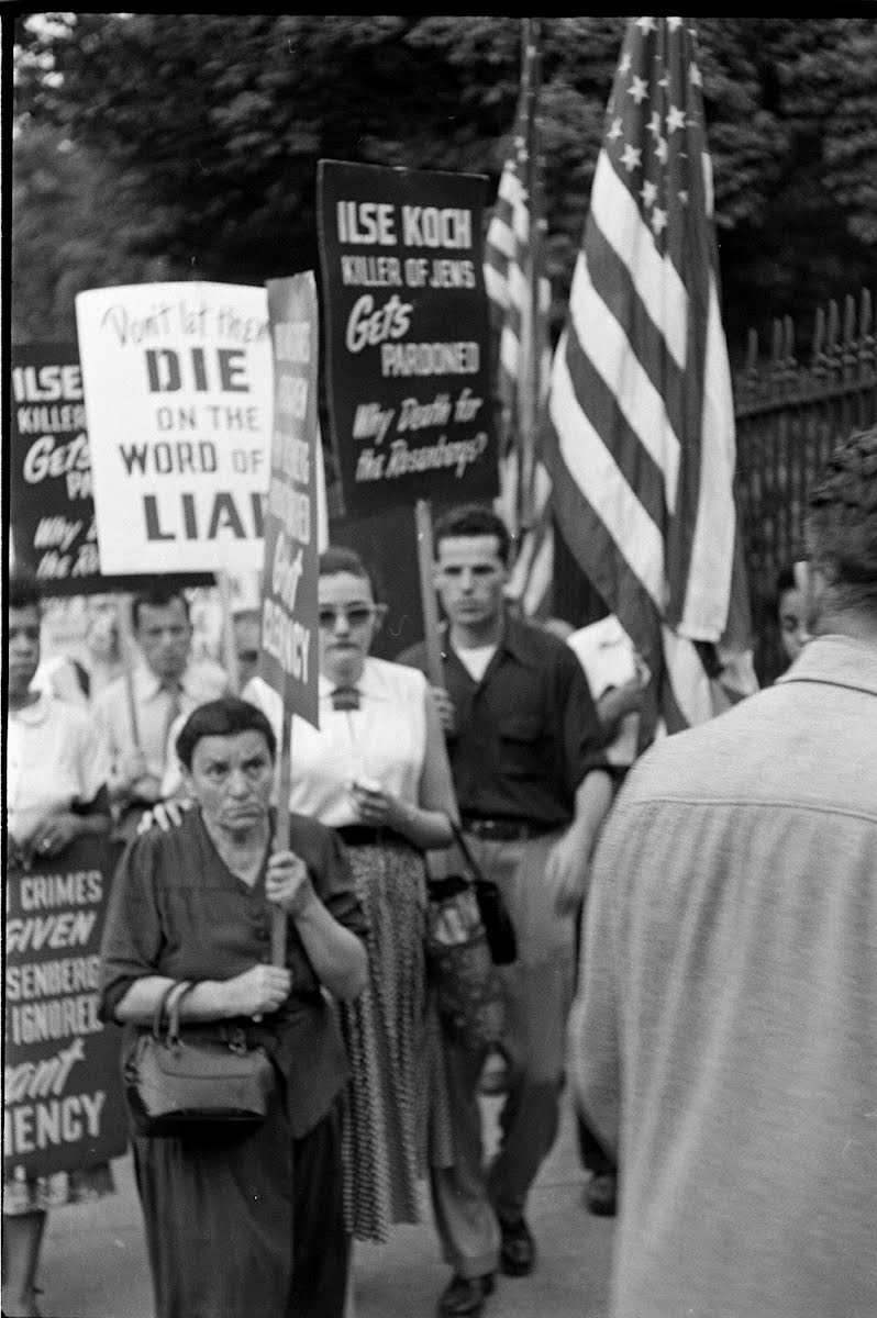 Rosnberg Pickets At The White House