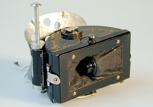 pigeon-camera front view