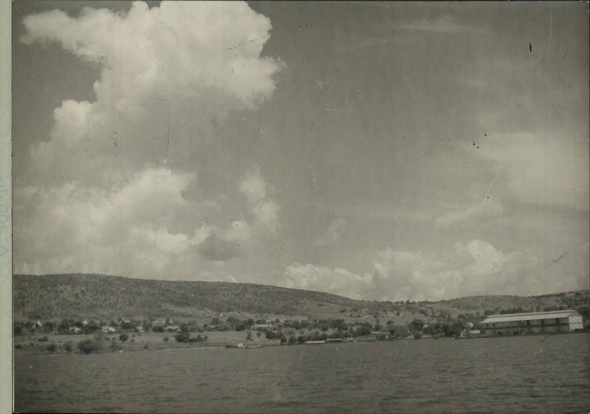 Top Afri (E) Tanganyika (Tanzania) Lake Tanganyika