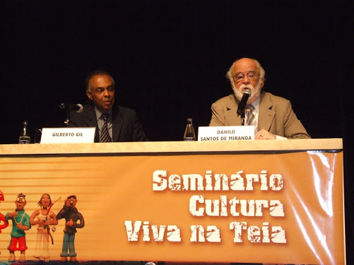 Ministro da Cultura Gilberto Gil e Danilo Santos de Miranda no Seminário Cultura Viva na Teia