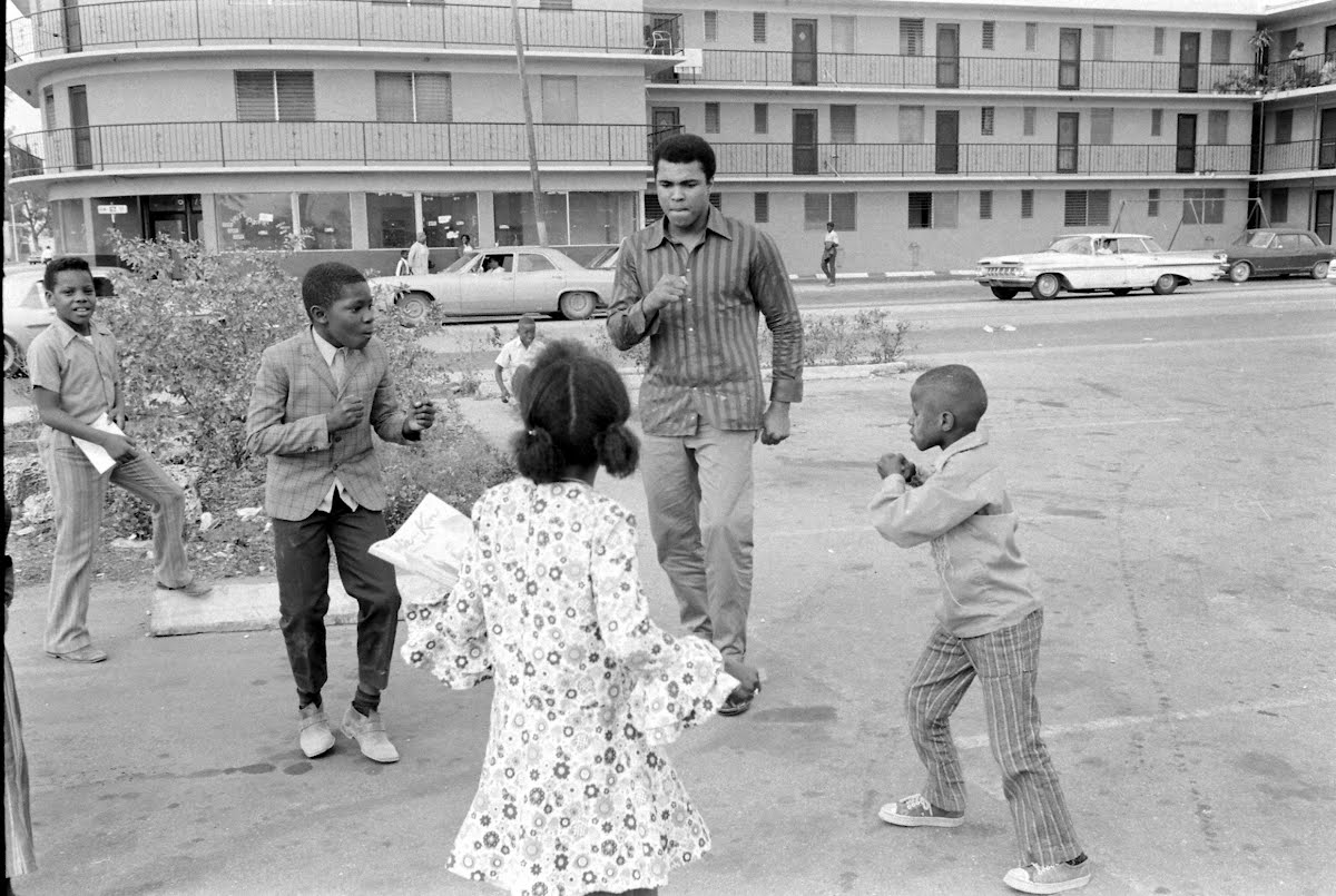 Ali And Frazier Before Fight