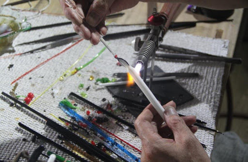 Production Process of Lamp Blown Glass Crane: Tail - 5