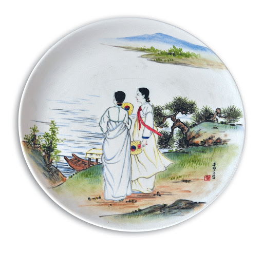 Daehan Ceramics painted plates—Manggang