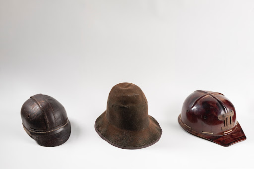 Górnicze nakrycia głowy