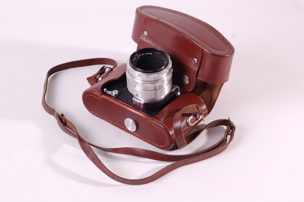 Spiegelreflexkamera "Pentacon F"