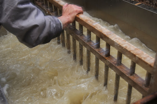 Mixing fibers in water, Gassan paper