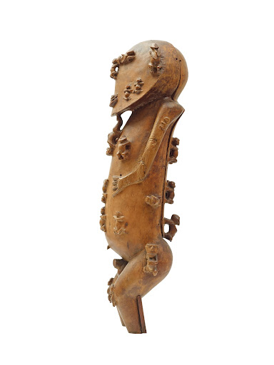 Side view of the figure known as A'a