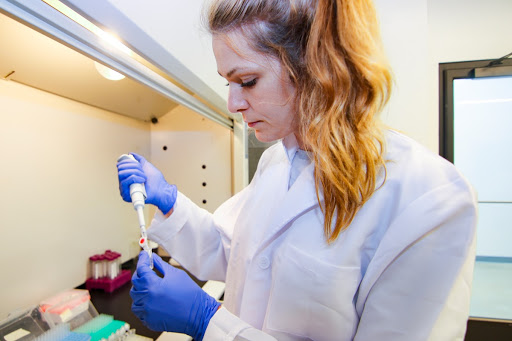Amber Rittgers in the Conservation Genetics Lab