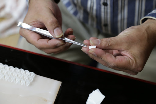 花かんざし 《花びらの形に整える》