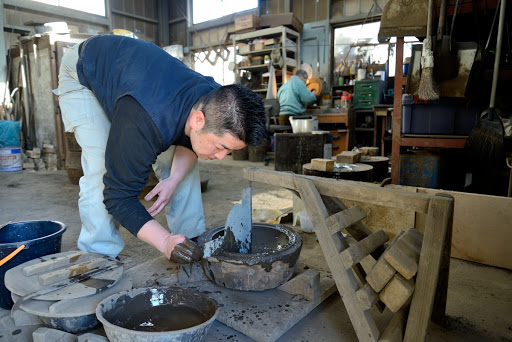 Making a mold, Wazuku Iron Kettles: Boiling Hot Water for Tea