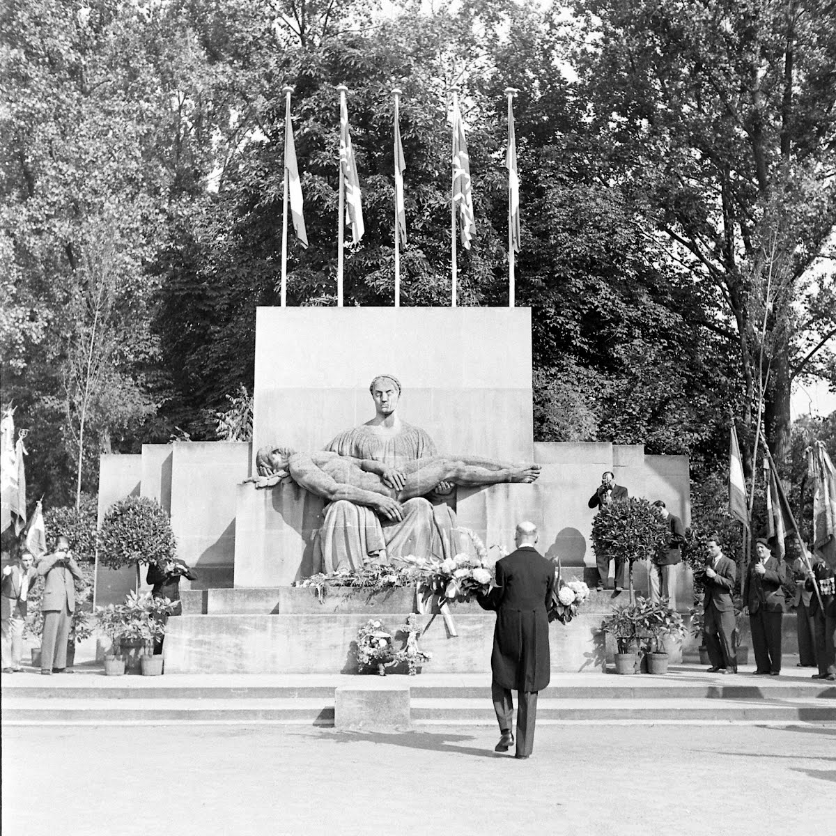Churchill Speaks At Metz