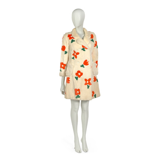 Coat of white rabbit fur inlaid with large-scale orange flowers with emerald green leaves