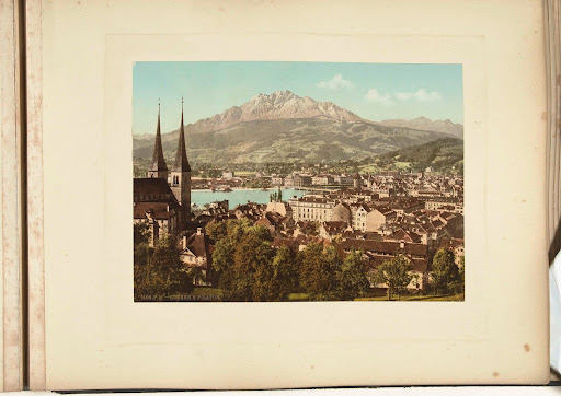 Stadsgezicht van Luzern gelegen tegen een berglandschap