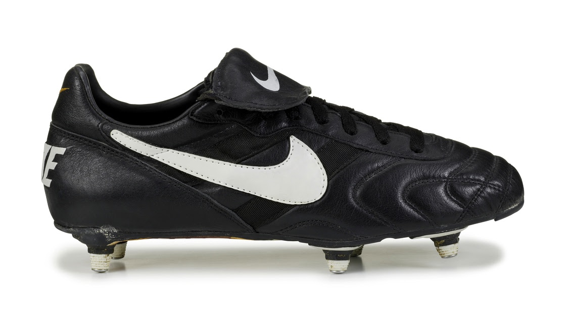シューズ NIKE tiempo premier 1994 Chuteira Tiempo Premier - Nike — Google Arts & Culture