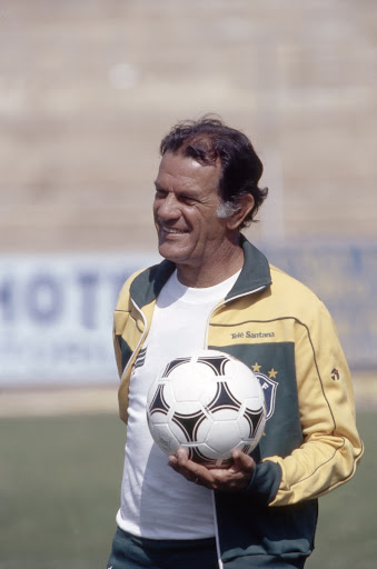 Telê Santana, técnico do Brasil, referência no futebol-arte.