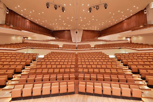 View of the end of the central axis