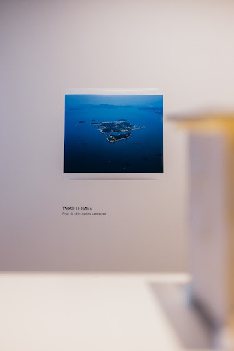 Close-Up: Architectural Details and Greenery