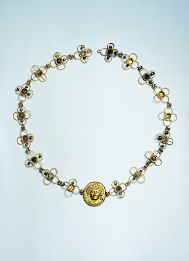 Necklace with a portrait medallion