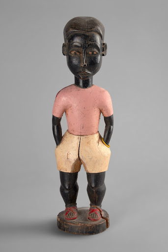 Male statue in a standing position