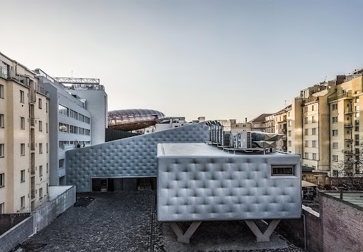 DOX+ multifunctional hall