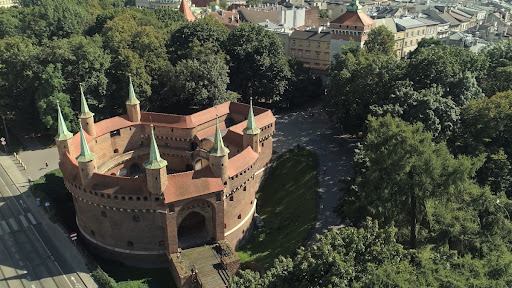 Kraków tańcem malowany, Pan Twardowski. Igraszki w Barbakanie