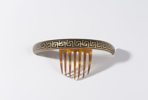 Decorative comb