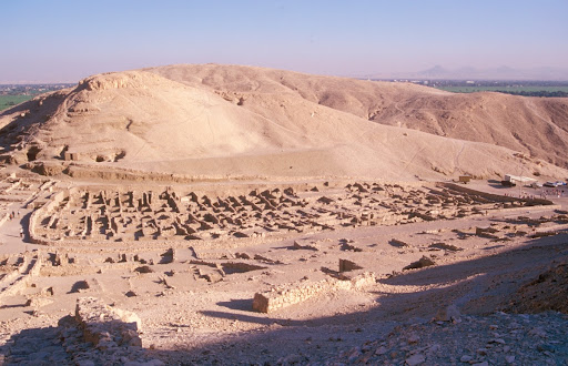 Overview of Deir el Medina