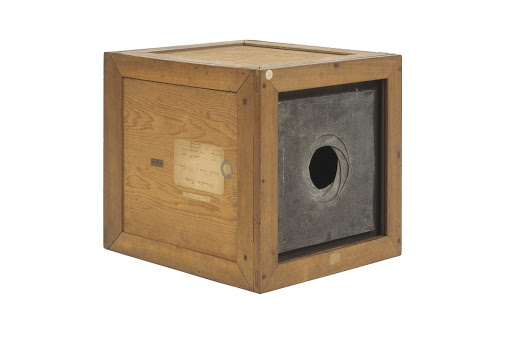 Chambre équipée d'un diaphragme à iris, utilisée par Joseph Nicéphore Niépce.