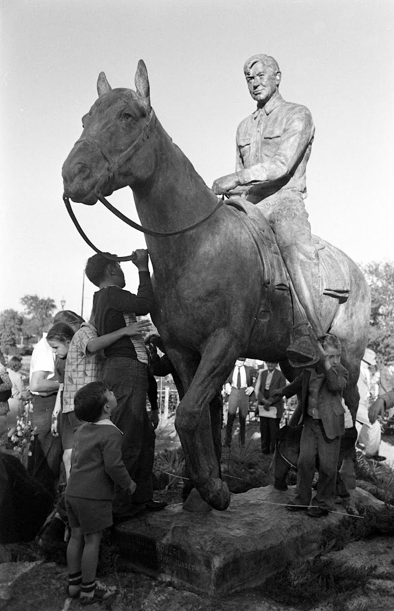 Eisenhower Unveils Will Rogers Statue