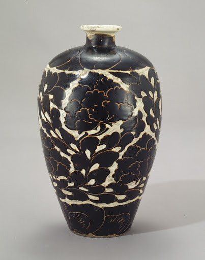 Mei-ping Vase with Black Sgraffiato Design of Peony,White Slip