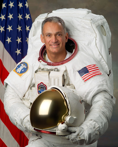 Official Portrait of Astronaut John D. (Danny) Olivas