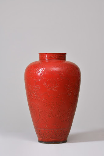 Chum men đỏ khắc rồng