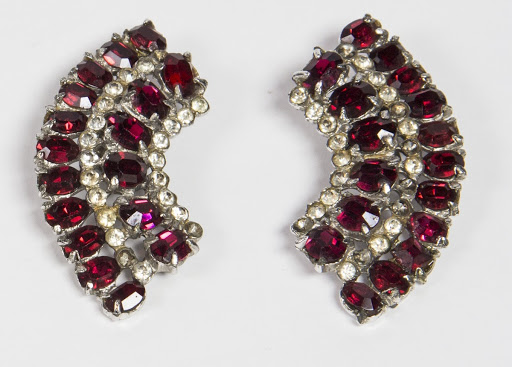 Pair of earrings