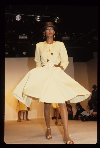 Runway Photograph of Oscar de la Renta, Spring/Summer 1984 Collection