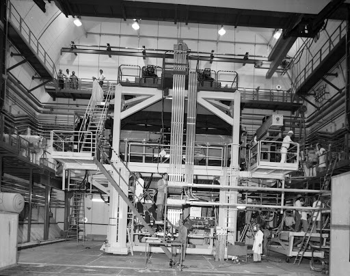 Moving on air cushions the UA5 experiment and views of the UA2 experiment